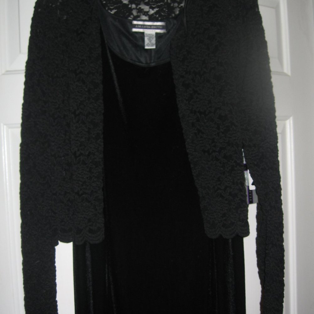 Amanda Smith long Black Velvet dress w/lace jacket